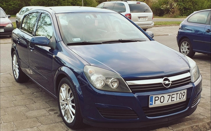 Opel Astra cena 11500 przebieg: 250000, rok produkcji 2004 z Poznań małe 137